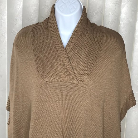 JJ Basics Sweater - Poncho Style | Tan | XS/S - Picture 4 of 9